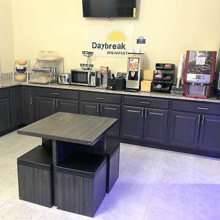 Days Inn By Wyndham Liberty/Ne Kansas City المظهر الخارجي الصورة