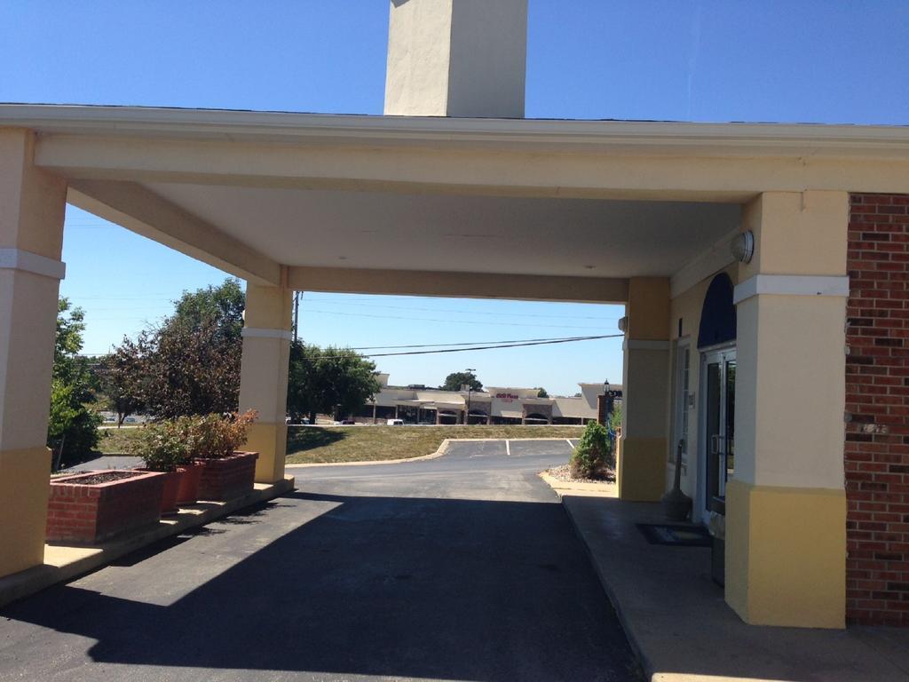 Days Inn By Wyndham Liberty/Ne Kansas City المظهر الخارجي الصورة