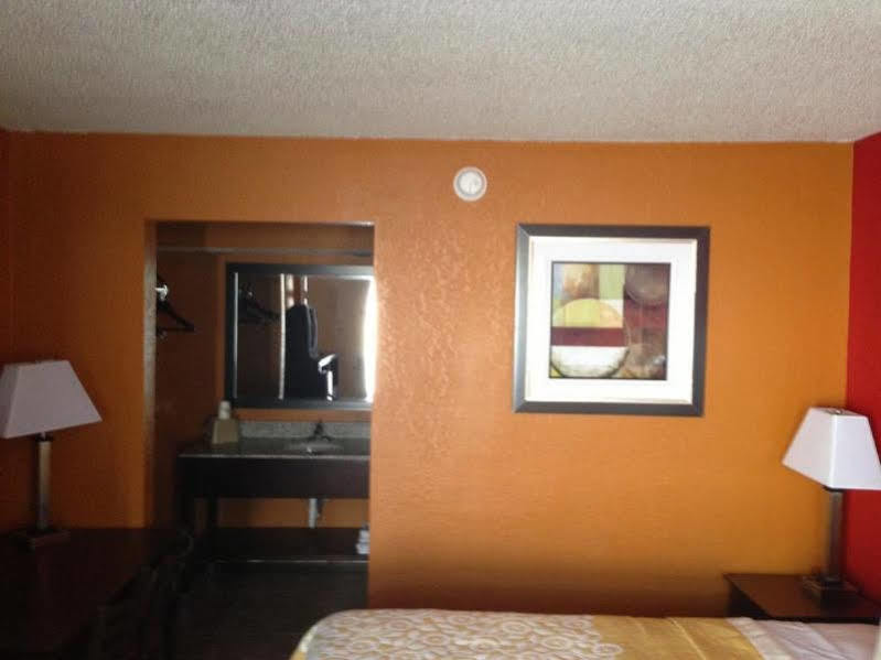 Days Inn By Wyndham Liberty/Ne Kansas City المظهر الخارجي الصورة