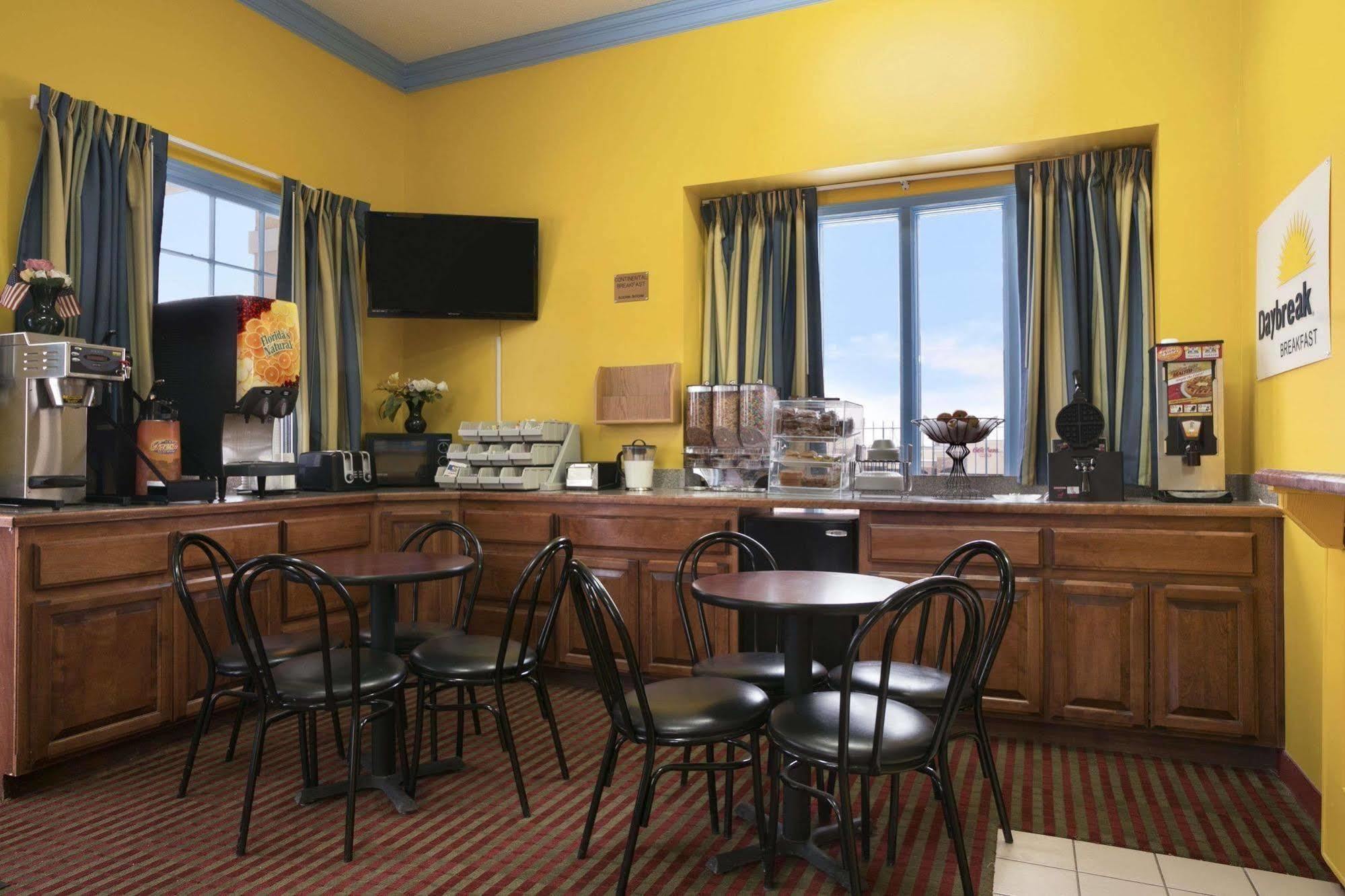 Days Inn By Wyndham Liberty/Ne Kansas City المظهر الخارجي الصورة